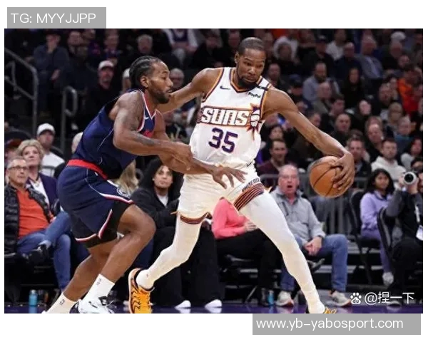 哈登半场表现出色10投6中砍下并列最高16分三分球命中率高达60无失误